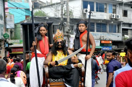 নানা সাজে জন্মাষ্টমীর শোভাযাত্রায় অংশগ্রহণ