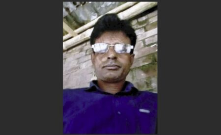 ঝিকরগাছায় একজনকে কুপিয়ে হত্যা