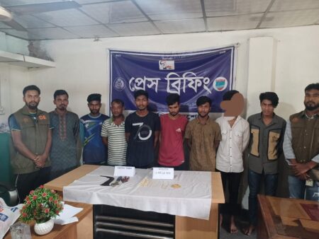 ৭ ভরি স্বর্ণসহ চোরচক্রের ৮ সদস্য গ্রেপ্তার
