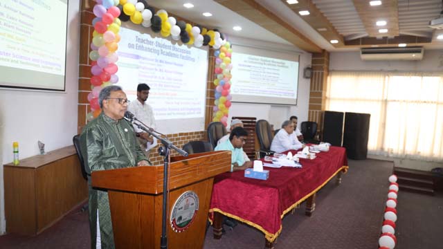 বিশ্ব এখন চতুর্থ থেকে পঞ্চম শিল্প বিপ্লবের দিকে অগ্রসর হচ্ছে : যবিপ্রবি উপাচার্য