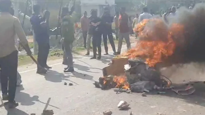 কিশোরগঞ্জে পুলিশের সঙ্গে সংঘর্ষে ২ কর্মী নিহত, দাবি বিএনপির কিশোরগঞ্জে পুলিশের সঙ্গে সংঘর্ষে ২ কর্মী নিহত, দাবি বিএনপির