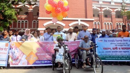 যশোরে ২৮ প্রতিবন্ধীকে স্মার্ট সাদাছড়ি ও দু’জনকে ট্রাইসাইকেল প্রদান