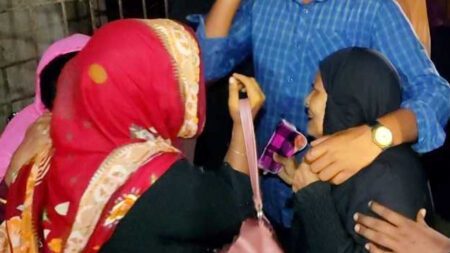 মাগুরায় ট্রাকের ধাক্কায় নিহত এনজিওকর্মীর স্বজনদের আহাজারি।