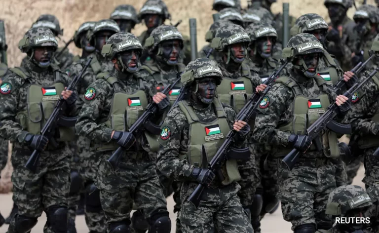 হামাস যেভাবে ‘মিনি আর্মি’ তৈরি করল