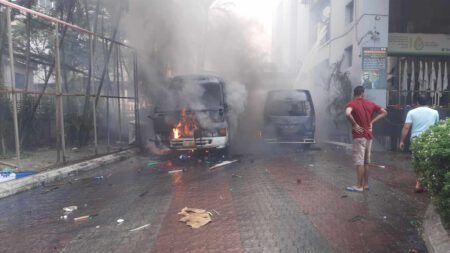 কাকরাইলে থেমে থেমে চলছে সংঘর্ষ, টহলে বিজিবি
