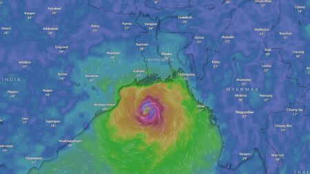ঘূর্ণিঝড় হামুনের প্রভাব : সারা দেশেই ঝরবে বৃষ্টি, কমবে তাপমাত্রাও