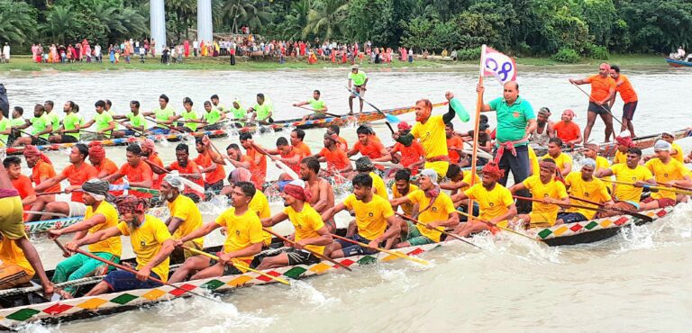 ভৈরব নদে নৌকাবাইচে লাখো মানুষের ঢল
