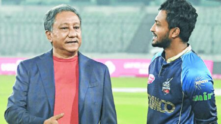 বিশ্বকাপে বাজে পারফরম্যান্স : পাপন-সাকিবের পদত্যাগ চেয়ে নোটিশ