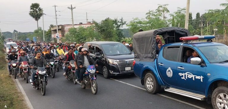 দেড় হাজার মোটরসাইকেল বহরে ফিরলেন প্রতিমন্ত্রী স্বপন ভট্টাচার্য্য দেড় হাজার মোটরসাইকেল বহরে ফিরলেন প্রতিমন্ত্রী স্বপন ভট্টাচার্য্য
