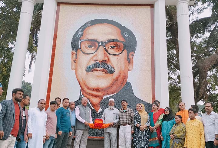 দেড় হাজার মোটরসাইকেল বহরে ফিরলেন প্রতিমন্ত্রী স্বপন ভট্টাচার্য্য