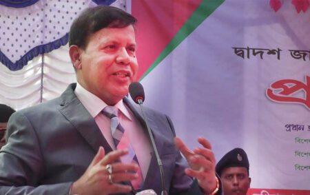 অনিয়মে চাকরি হারাবেন ভোটগ্রহণ কর্মকর্তারা : যশোরে আহসান হাবিব
