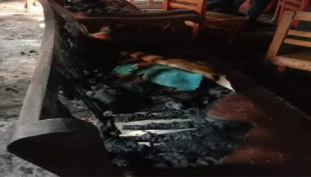 পাইকগাছার জুডিশিয়াল ম্যাজিস্ট্রেট এজলাস কক্ষে পেট্রোল বোমা নিক্ষেপ, পুলিশ বদলি