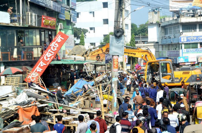 ভৈরব হোটেলের সামনের অংশসহ ১০টি অবৈধ দোকান উচ্ছেদ