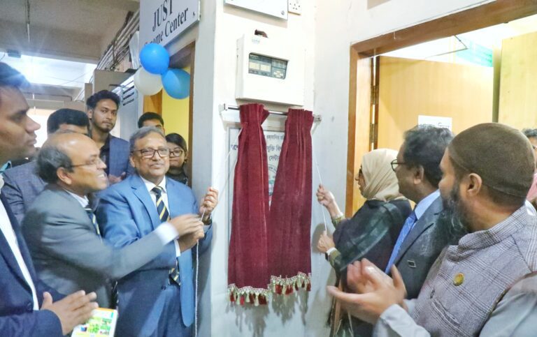 যবিপ্রবির জিনোম সেন্টারকে আইএসও সনদ হস্তান্তর