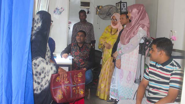 থেরাপি ও ওষুধ পেয়ে খুশি ছয়গ্রামের নারীসহ সুবিধাবঞ্চিত শিক্ষার্থীরা