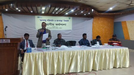 কৃষি জমিতে প্রবেশ করছে লবণ পানি, ক্ষতিগ্রস্ত চাষি