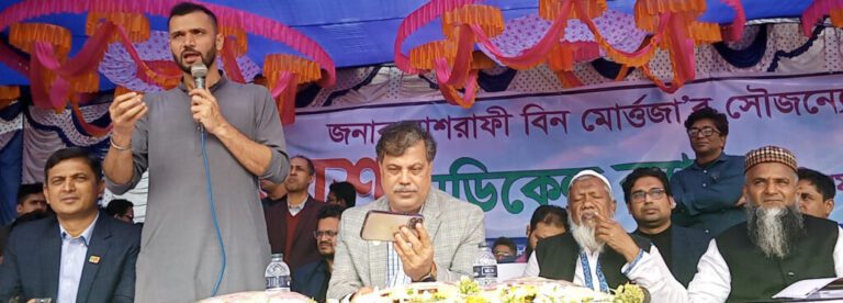 ‘পছন্দ হলে আমাকে ভোট দিবেন, না দিলেও ভোট কেন্দ্রে যাবেন’ ক্রিকেটার মাশরাফি