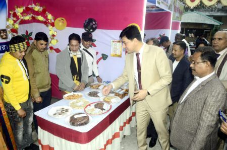 লোকগানে অন্যরকম আবহ পিঠা উৎসবের