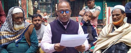 লোহাগড়ায় মায়ের বিরুদ্ধে সন্তানদের সংবাদ সম্মেলন