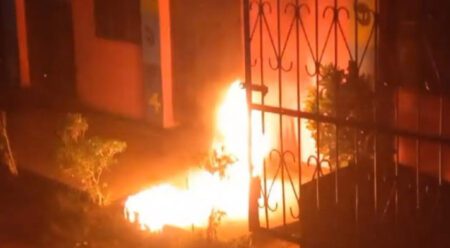 গাজীপুরের কোনাবাড়ী এলাকায় গ্যাস সিলিন্ডার বিস্ফোরণ হয়ে দগ্ধ হয়েছেন বেশ কয়েকজন। তাদের মধ্যে এ পর্যন্ত ৩০ জন এসেছেন শেখ হাসিনা জাতীয় বার্ন ও প্লাস্টিক সার্জারি ইনস্টিটিউটের জরুরি বিভাগে।