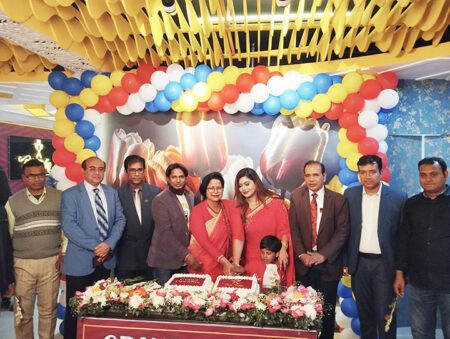 গতকাল যশোর শহরের গাড়িখানাস্থ আলাউদ্দিন টাওয়ারে ‘ক্যাফে টিউলিপ’ উদ্বোধন করেন এমএম কলেজের অধ্যক্ষ প্রফেসর প্রফেসর মর্জিনা আক্তার   
