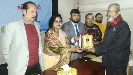 কিরণ সাহা স্মৃতি সম্মাননা পেলেন সাংবাদিক শাহাদত হোসেন কাবিল