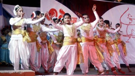 নৃত্যের ঝংকার আর সুরের মূর্ছনায় প্রাণবন্ত হয়ে উঠে নৃত্য বিতান’র প্রতিষ্ঠাবার্ষিকী