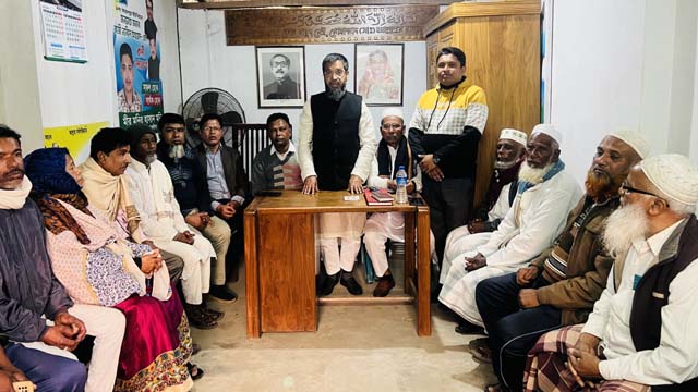 আরবপুর ইউনিয়নে ফরিদ চৌধুরীর মতবিনিময় আরবপুর ইউনিয়নে ফরিদ চৌধুরীর মতবিনিময়