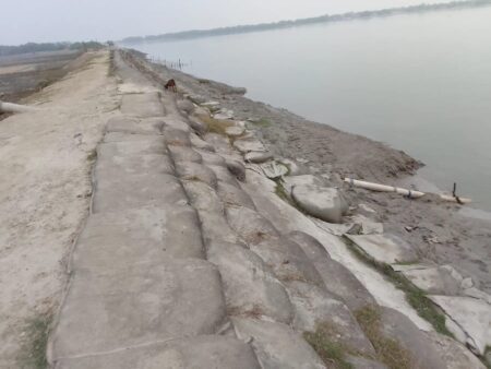 নাইনটি পাইপ অপসারণ ডিসির হস্তক্ষেপ চায় শ্যামনগরবাসী