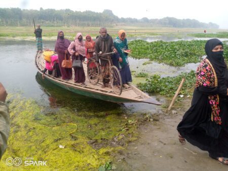 শৈলকুপার আড়ুয়াকান্দি ঘাটে কুমার নদীতে ব্রিজ না থাকায় চরম দুর্ভোগে এলাকাবাসী