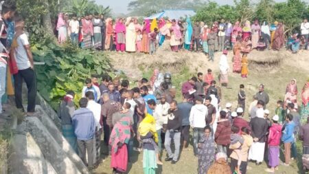 যশোরে ‘শ্বাসরোধে’ হত্যার পর যুবকের শরীরে আগুন