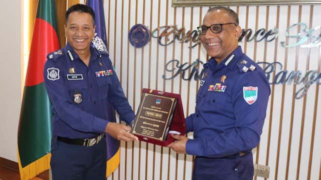 খুলনা রেঞ্জের সেরা যশোর পুলিশ খুলনা রেঞ্জের সেরা যশোর পুলিশ