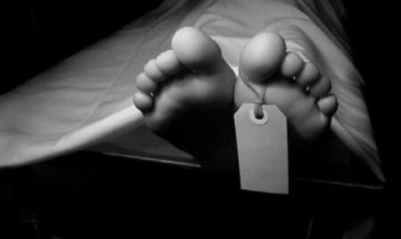 চৌগাছায় গাছের গুঁড়ির নিচে চাপা পড়ে শিশু নিহত ফসলে পানি দিতে গিয়ে বিদ্যুৎস্পৃষ্টে যুবকের মৃত্যু