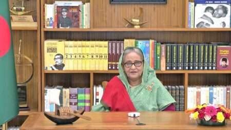 সংকট সামাল দিতে শক্ত নেতৃত্ব প্রয়োজন: প্রধানমন্ত্রী