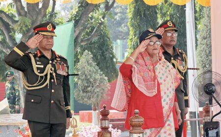 আধুনিক প্রযুক্তিগত জ্ঞানসম্পন্ন সশস্ত্র বাহিনী গড়ে তোলা হবে : প্রধানমন্ত্রী