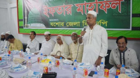 বুধবার যশোরে কোরআন শিক্ষার্থী, ওলামা-মাশায়েখ ও এতিম শিশুদের সম্মানে ইফতার মাহফিল করেছে জেলা বিএনপি