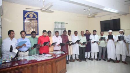 যশোর মিনিবাস ও বাস মালিক সমিতির নবনির্বাচিতদের দায়িত্ব গ্রহণ যশোর মিনিবাস ও বাস মালিক সমিতির নবনির্বাচিতদের দায়িত্ব গ্রহণ করেছে