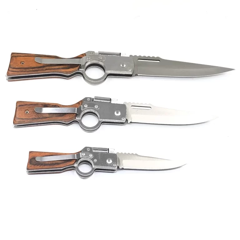 যশোরে কিশোরদের ‘খোঁচা’ সন্ত্রাস আতংক যশোরে কিশোরদের ‘খোঁচা’ সন্ত্রাস আতংক