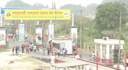 বেনাপোল বন্দরে ব্যবসায়ীদের ধর্মঘটে আমদানি-রফতানি বন্ধ