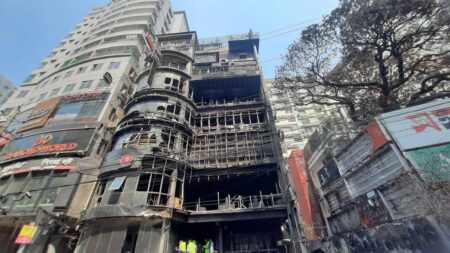 প্রাণোচ্ছল ভবনে শ্মশানের নীরবতা, ‘সরু সিঁড়ি’র ভবনটি যেমন ছিল