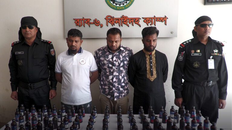সড়ক বিভাগের গাড়ি থেকে ফেনসিডিল উদ্ধার, আটক ৩