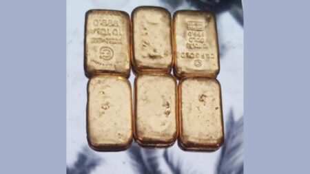 যুবকের শরীরে মিলল ৭০ লাখ টাকার স্বর্ণ