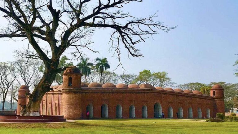 ৩ জামাতে ঈদের নামাজ হবে ষাটগম্বুজ মসজিদে