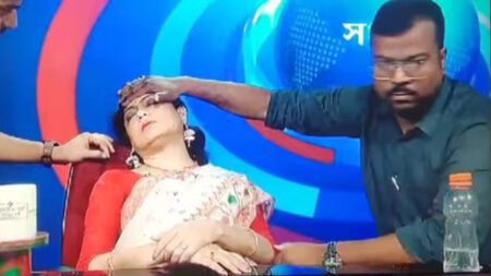 লাইভ খবর পড়ার সময় গরমে অজ্ঞান উপস্থাপক 