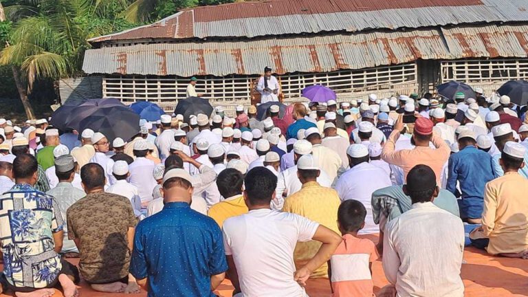 বাগেরহাটে বৃষ্টি চেয়ে আল্লাহর কাছে বিশেষ মোনাজাত