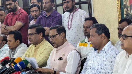 বাংলাদেশ ব্যাংকে সাংবাদিকরা কেন ঢুকবেন, প্রশ্ন ওবায়দুল কাদেরের