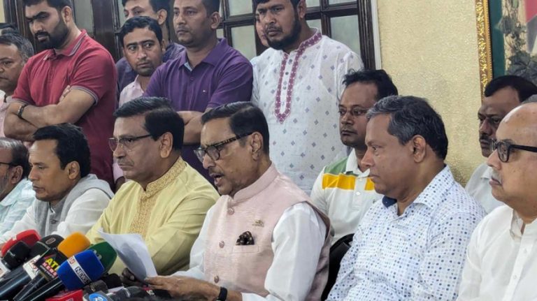 বাংলাদেশ ব্যাংকে সাংবাদিকরা কেন ঢুকবেন, প্রশ্ন ওবায়দুল কাদেরের