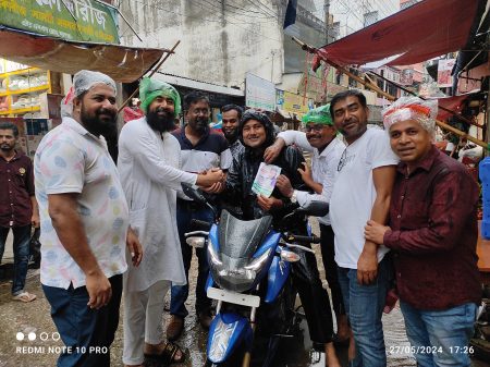প্রতিকূল আবহাওয়ার মধ্যেও থেমে নেই জুয়েলের প্রচারণা