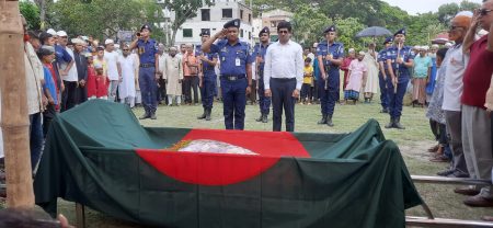 ঝিকরগাছায় হোসেনউদ্দিন হোসেনকে রাষ্ট্রীয় মর্যাদায় দাফন