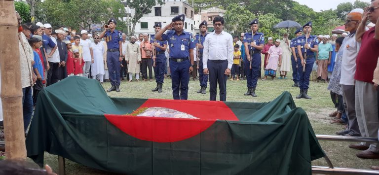 ঝিকরগাছায় হোসেনউদ্দিন হোসেনকে রাষ্ট্রীয় মর্যাদায় দাফন